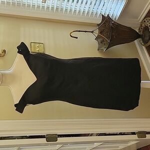 Let's black fitted dress built-in bra drop shoulder straps Size large Excellent…